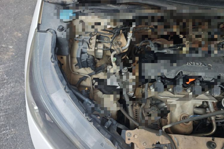 Used Honda CR-V 2012 2.0L two-wheel drive urban version Engine Bay Right