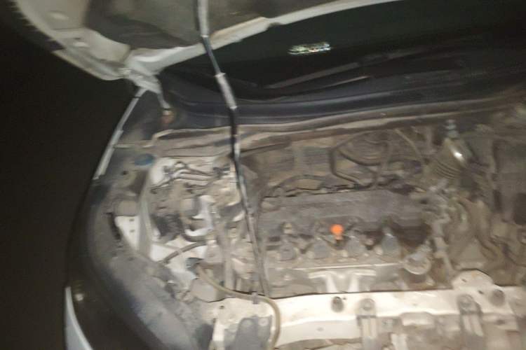 Used Honda CR-V 2012 2.0L two-wheel drive urban version Engine Bay Right