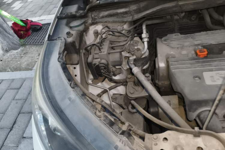 Used Honda CR-V 2012 2.4L four-wheel drive luxury version Engine Bay Right