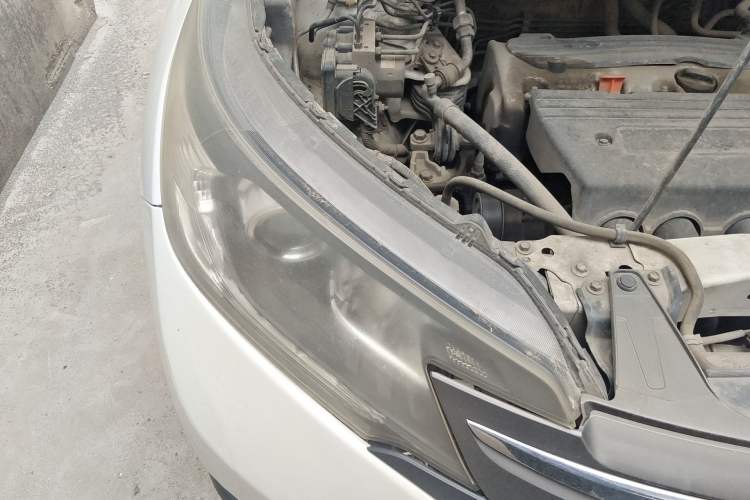 Used Honda CR-V 2012 2.4L four-wheel drive luxury version Engine Bay Right