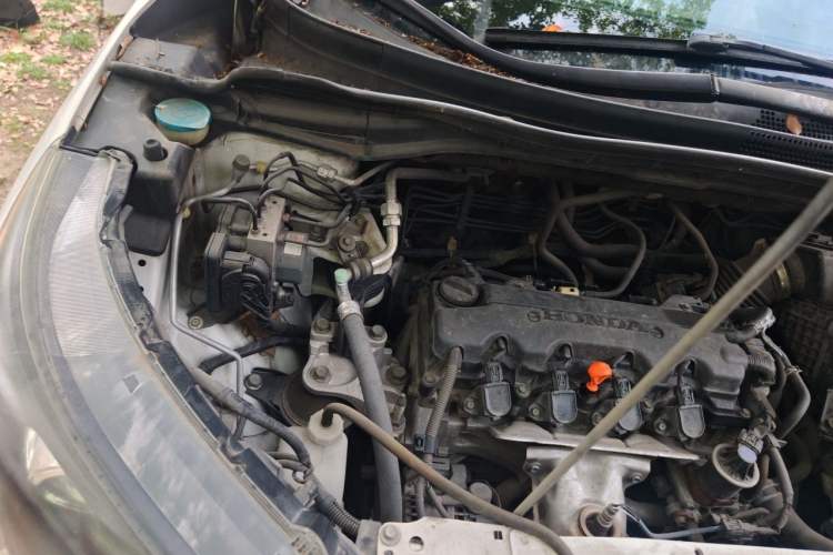 Used Honda CR-V 2012 2.0L two-wheel drive urban version Engine Bay Right