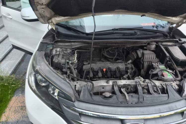 Used Honda CR-V 2012 2.0L two-wheel drive urban version Engine Bay Right