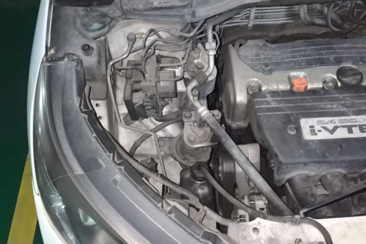 Used Honda CR-V 2012 2.4L four-wheel drive luxury version Engine Bay Right