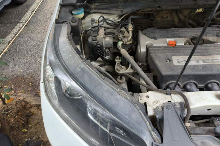 Used Honda CR-V 2012 2.4L four-wheel drive luxury version Engine Bay Right