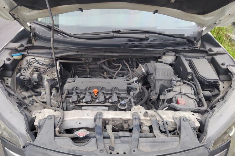 Used Honda CR-V 2012 2.0L two-wheel drive urban version Engine Bay