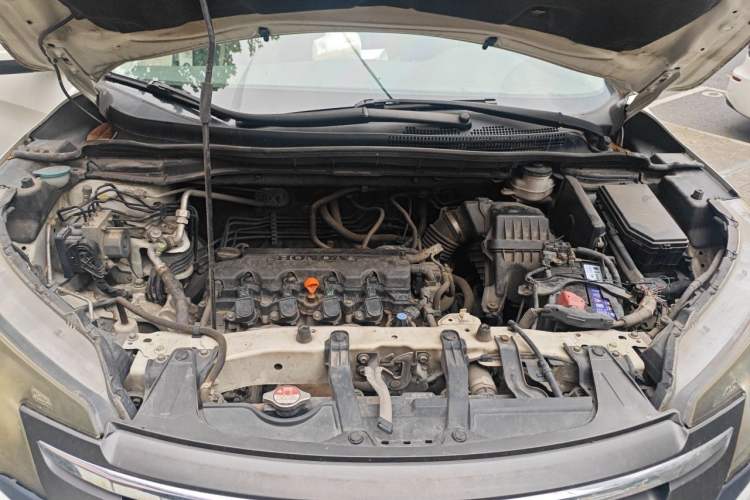 Used Honda CR-V 2012 2.0L two-wheel drive urban version Engine Bay