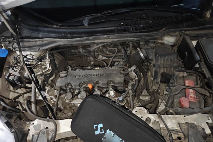 Used Honda CR-V 2012 2.0L two-wheel drive urban version Engine Bay