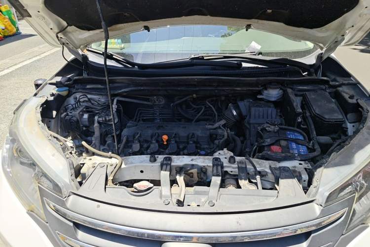 Used Honda CR-V 2012 2.0L two-wheel drive urban version Engine Bay