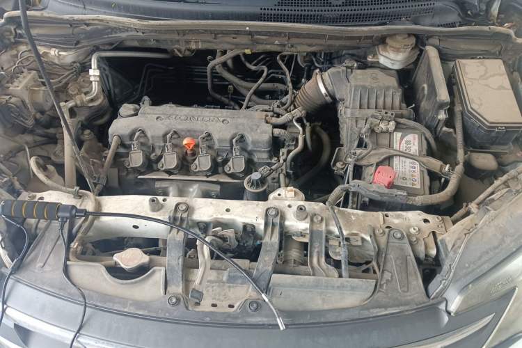 Used Honda CR-V 2012 2.0L two-wheel drive urban version Engine Bay