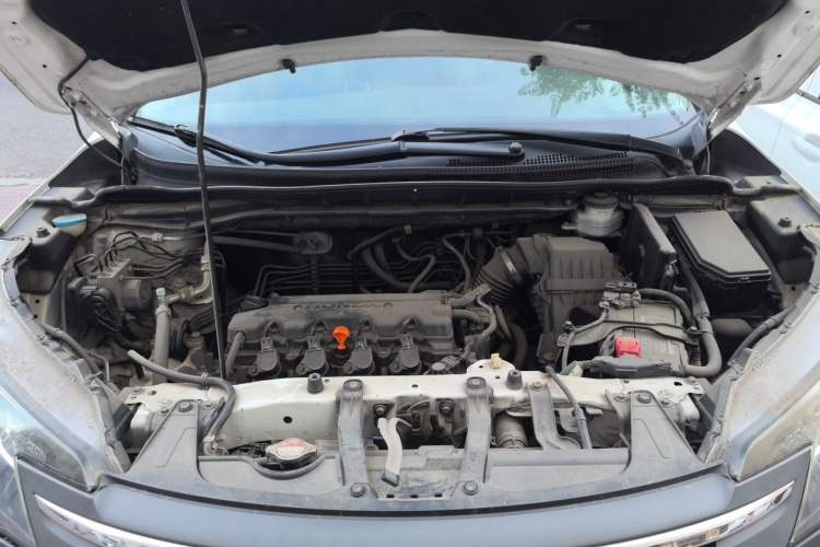 Used Honda CR-V 2012 2.0L two-wheel drive urban version Engine Bay