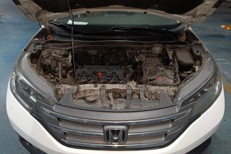 Used Honda CR-V 2012 2.0L two-wheel drive urban version Engine Bay
