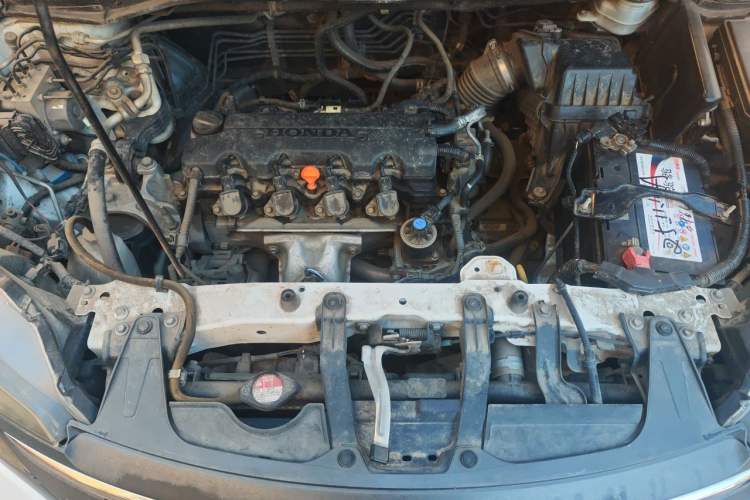 Used Honda CR-V 2012 2.0L two-wheel drive urban version Engine Bay