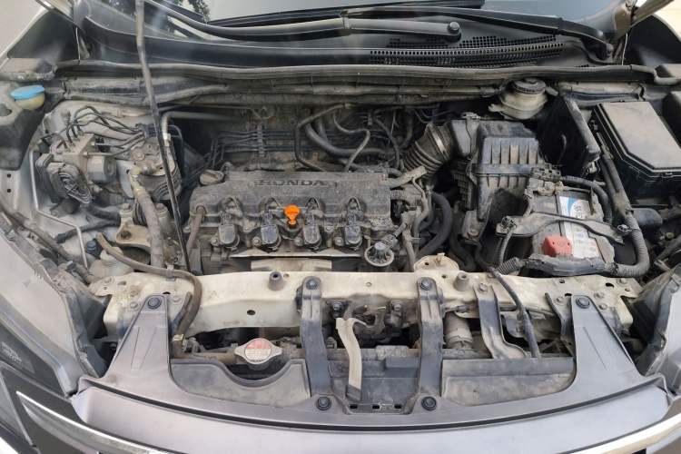 Used Honda CR-V 2012 2.0L two-wheel drive urban version Engine Bay