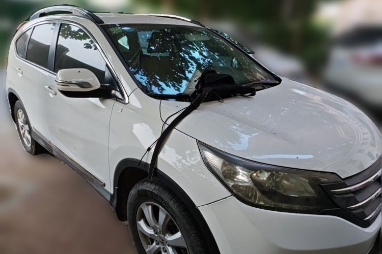 Used Honda CR-V 2012 2.0L two-wheel drive urban version Front Right 45 Deg