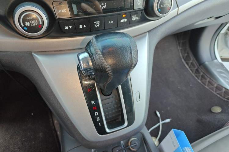 Used Honda CR-V 2012 2.4L four-wheel drive luxury version Gear Lever