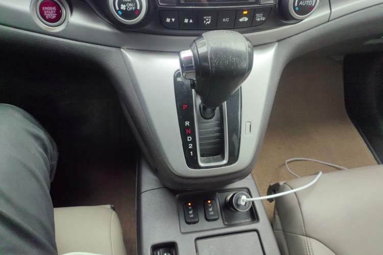 Used Honda CR-V 2012 2.4L four-wheel drive luxury version Gear Lever