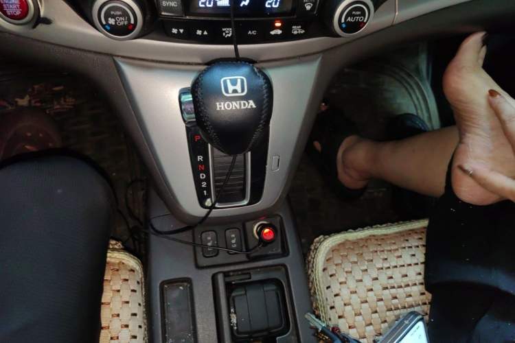 Used Honda CR-V 2012 2.4L four-wheel drive luxury version Gear Lever
