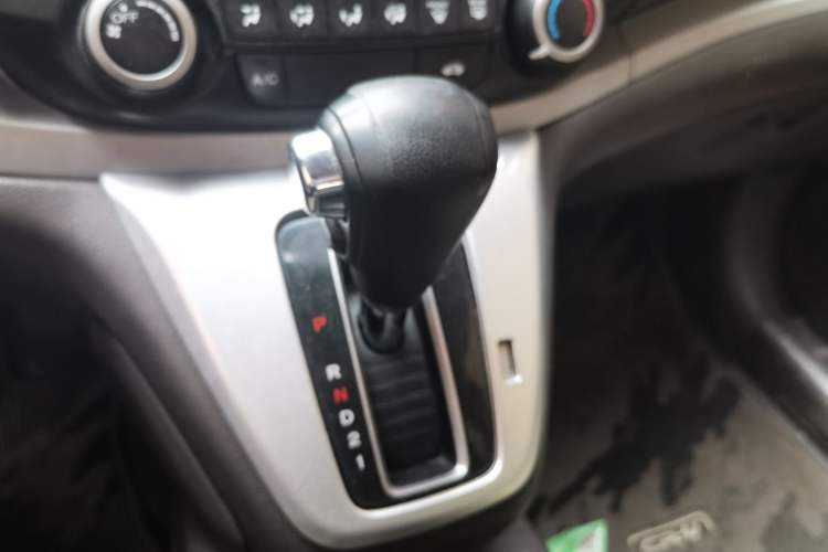 Used Honda CR-V 2012 2.0L two-wheel drive urban version Gear Lever