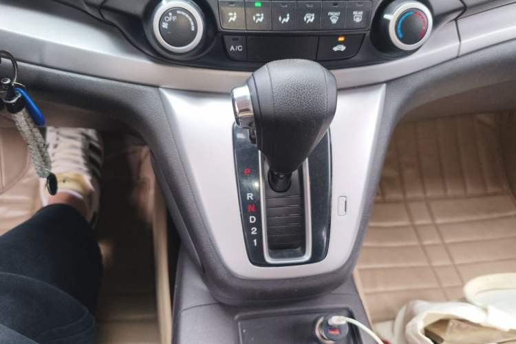 Used Honda CR-V 2012 2.0L two-wheel drive urban version Gear Lever
