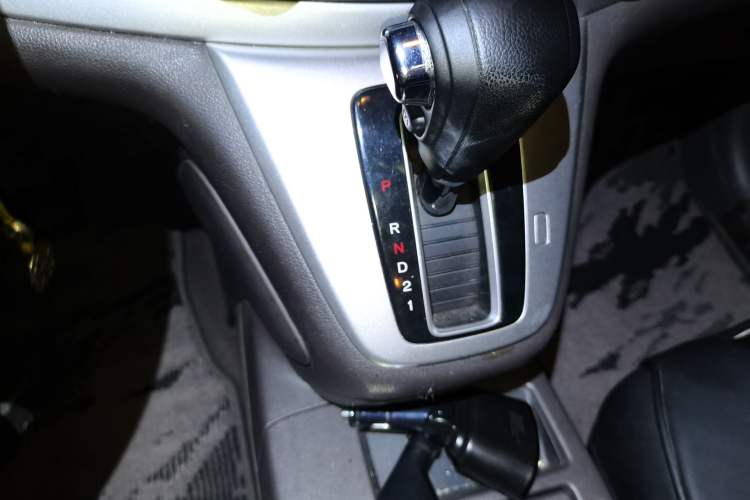Used Honda CR-V 2012 2.0L two-wheel drive urban version Gear Lever
