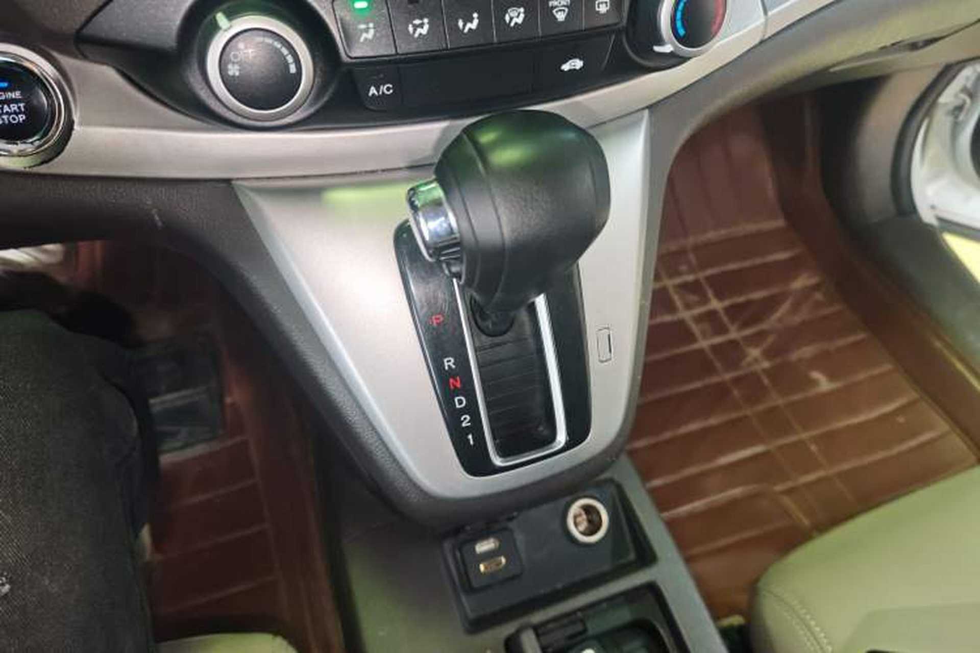 Used Honda CR-V 2012 2.0L two-wheel drive urban version Gear Lever