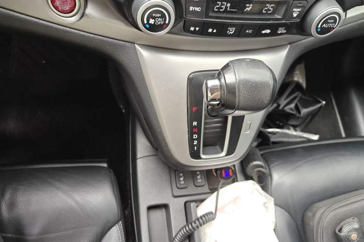Used Honda CR-V 2012 2.4L four-wheel drive luxury version Gear Lever
