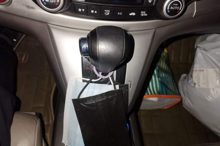 Used Honda CR-V 2012 2.4L four-wheel drive luxury version Gear Lever