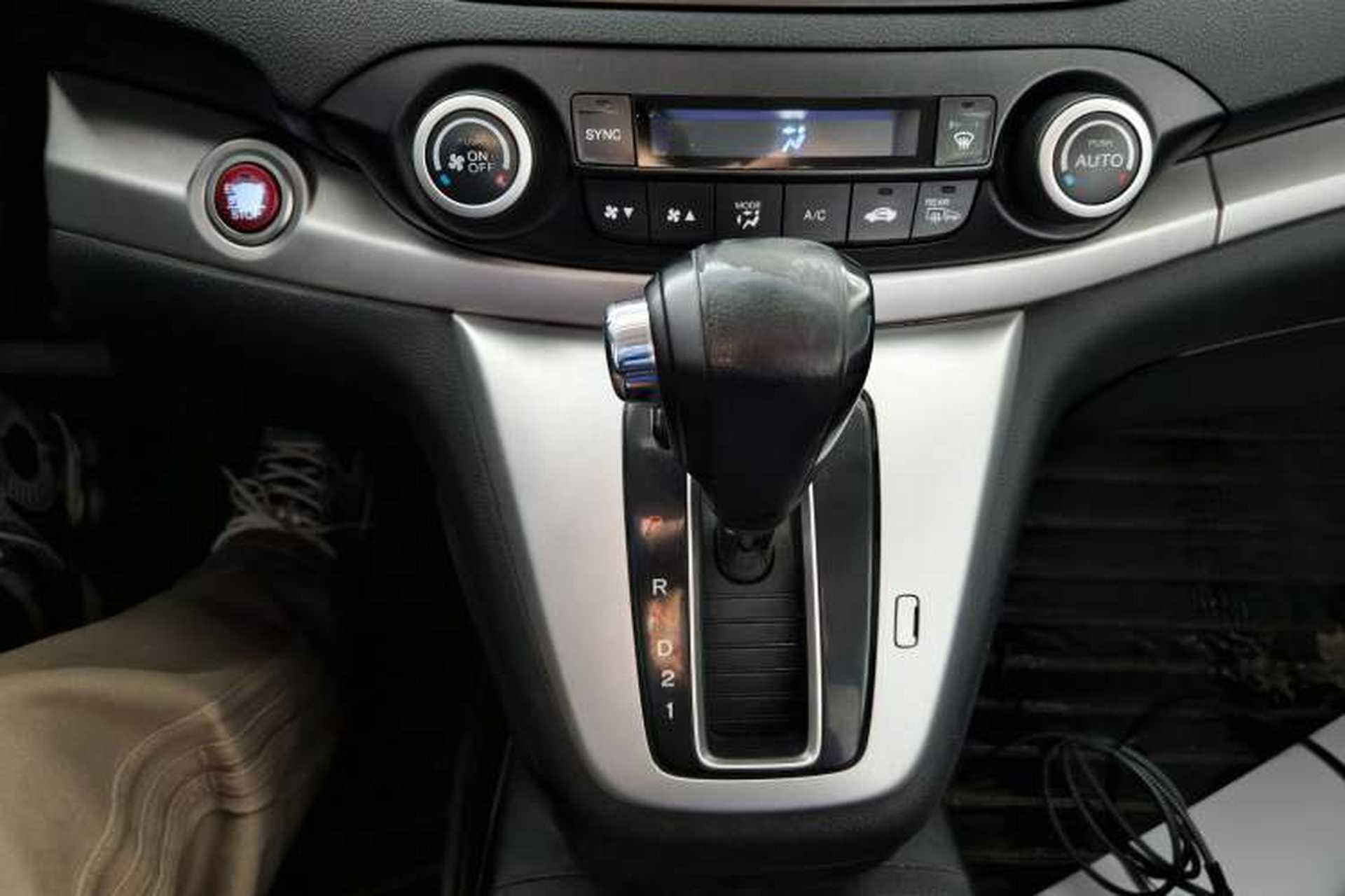 Used Honda CR-V 2012 2.4L four-wheel drive luxury version Gear Lever