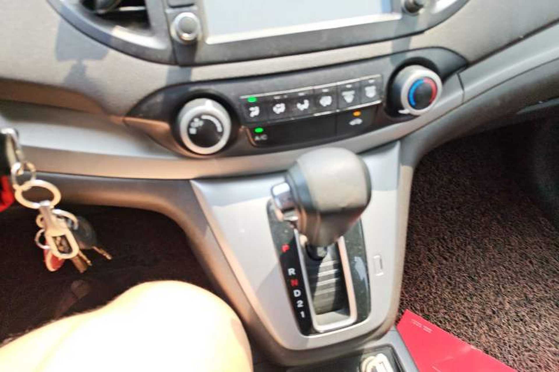 Used Honda CR-V 2012 2.0L two-wheel drive urban version Gear Lever