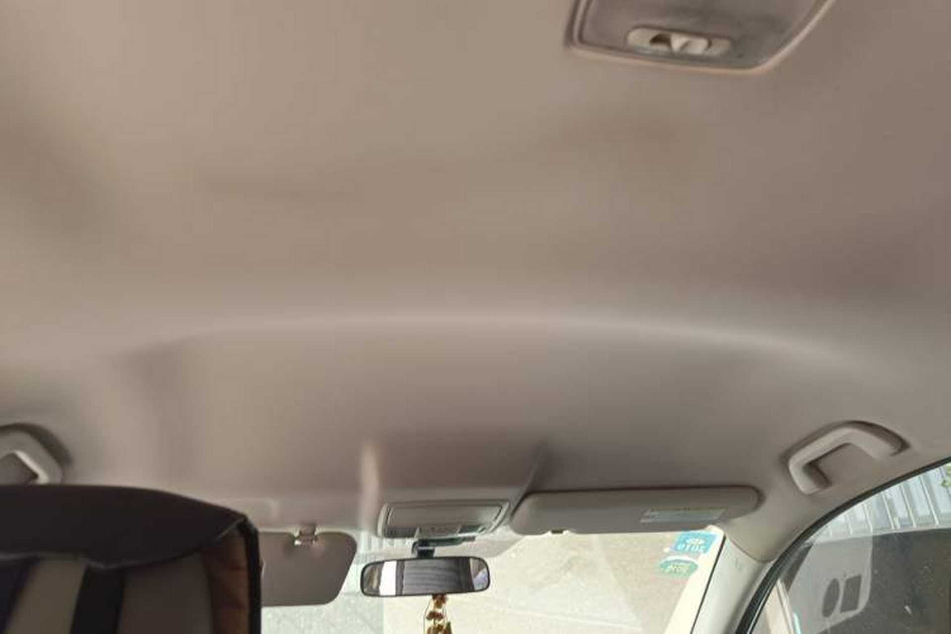 Used Honda CR-V 2012 2.0L two-wheel drive urban version Headliner