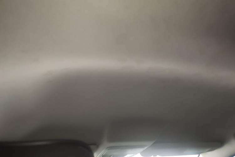 Used Honda CR-V 2012 2.0L two-wheel drive urban version Headliner