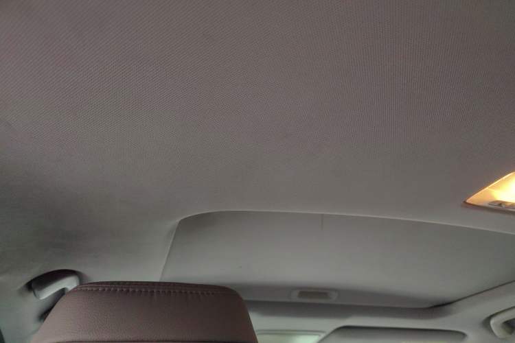 Used Honda CR-V 2012 2.4L four-wheel drive luxury version Headliner