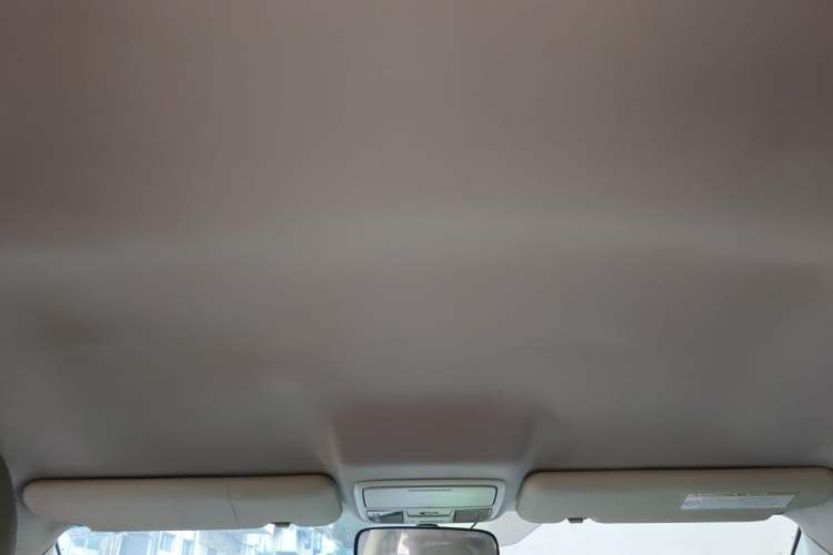 Used Honda CR-V 2012 2.0L two-wheel drive urban version Headliner