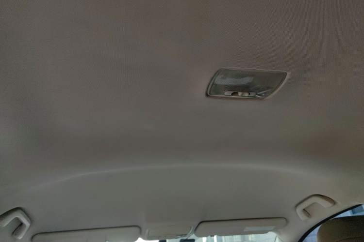Used Honda CR-V 2012 2.0L two-wheel drive urban version Headliner