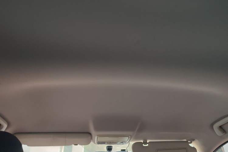Used Honda CR-V 2012 2.0L two-wheel drive urban version Headliner