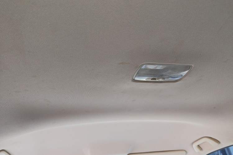 Used Honda CR-V 2012 2.0L two-wheel drive urban version Headliner
