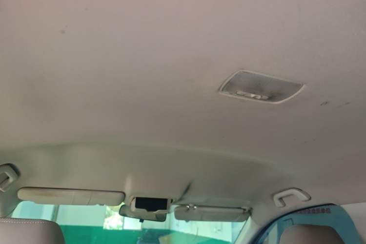 Used Honda CR-V 2012 2.0L two-wheel drive urban version Headliner