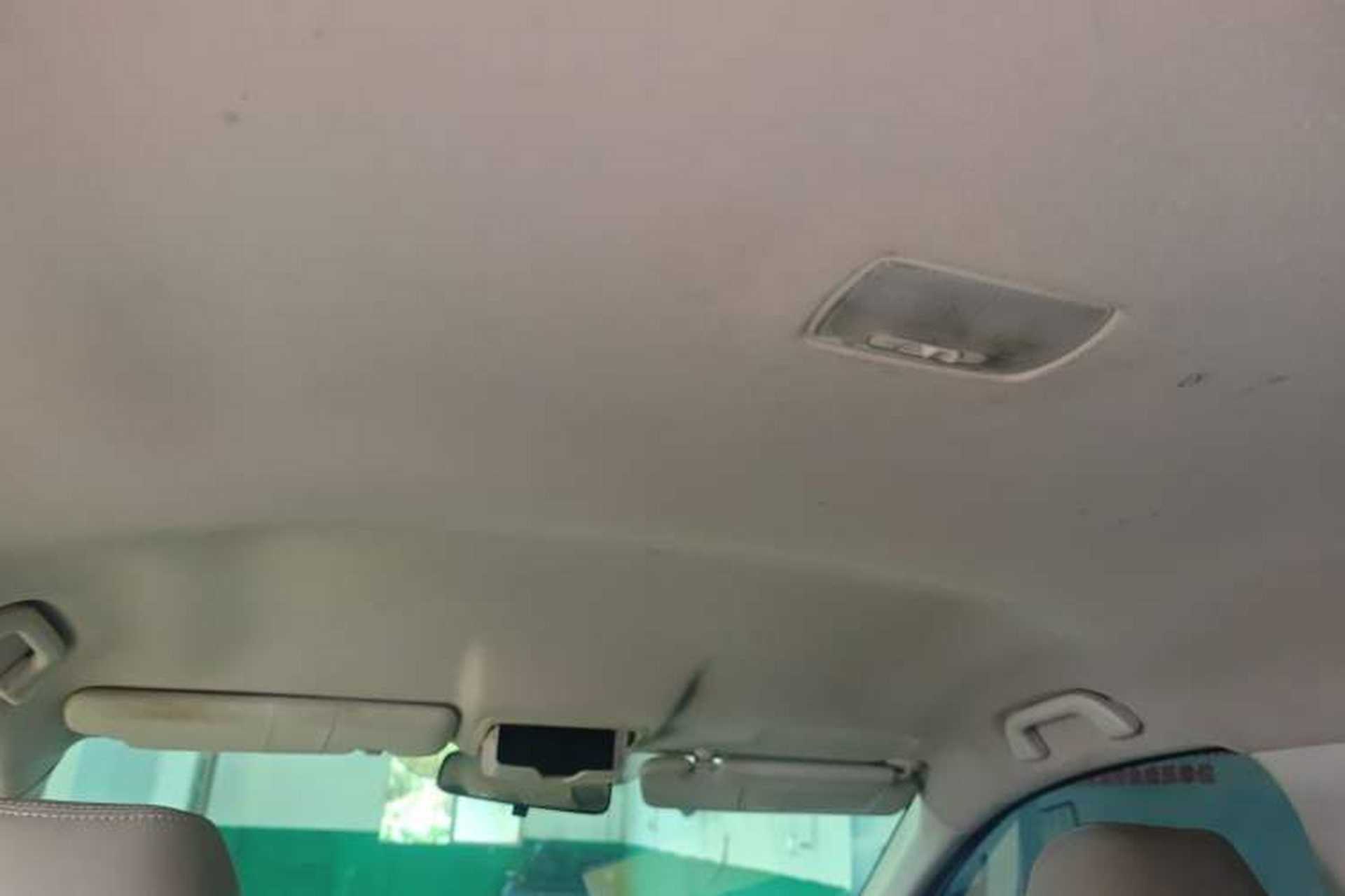 Used Honda CR-V 2012 2.0L two-wheel drive urban version Headliner