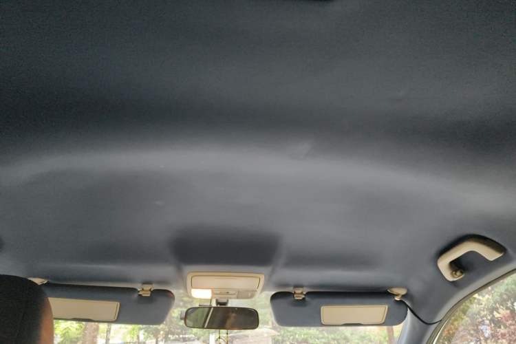 Used Honda CR-V 2012 2.0L two-wheel drive urban version Headliner