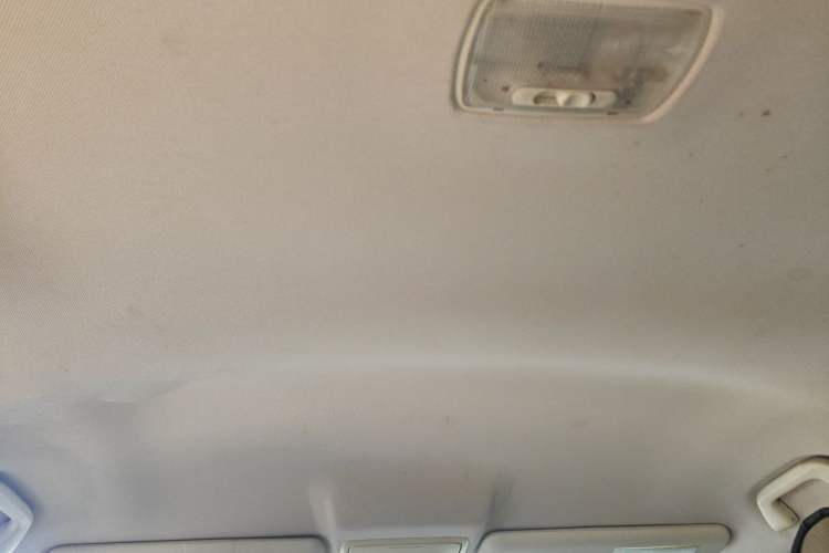 Used Honda CR-V 2012 2.0L two-wheel drive urban version Headliner