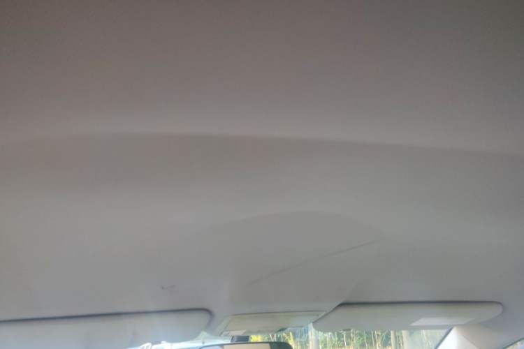 Used Honda CR-V 2012 2.0L two-wheel drive urban version Headliner