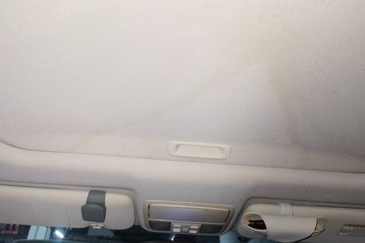 Used Honda CR-V 2012 2.4L four-wheel drive luxury version Headliner