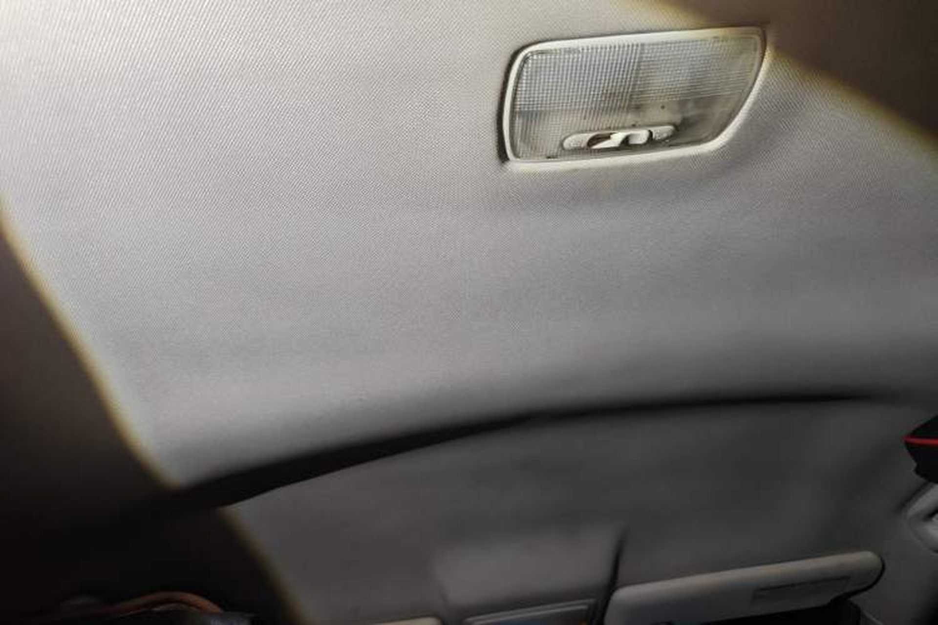 Used Honda CR-V 2012 2.0L two-wheel drive urban version Headliner