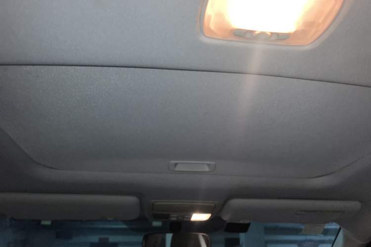 Used Honda CR-V 2012 2.4L four-wheel drive luxury version Headliner