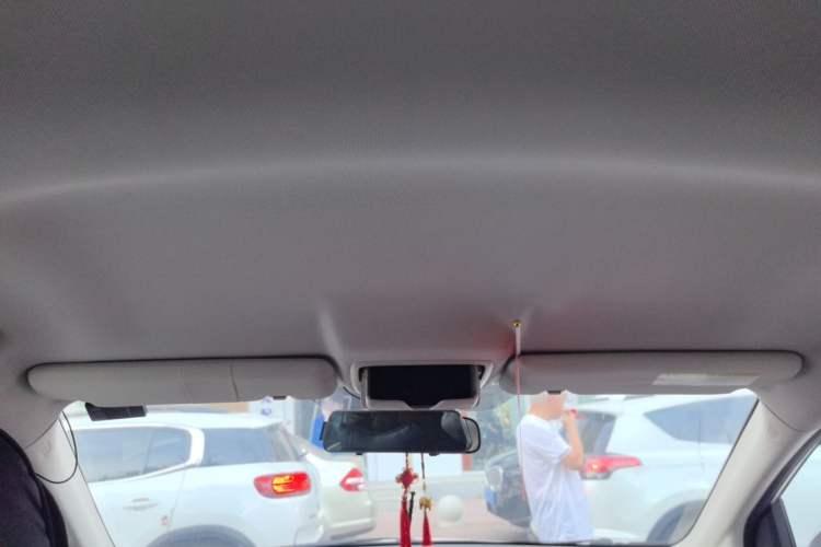 Used Honda CR-V 2012 2.0L two-wheel drive urban version Headliner