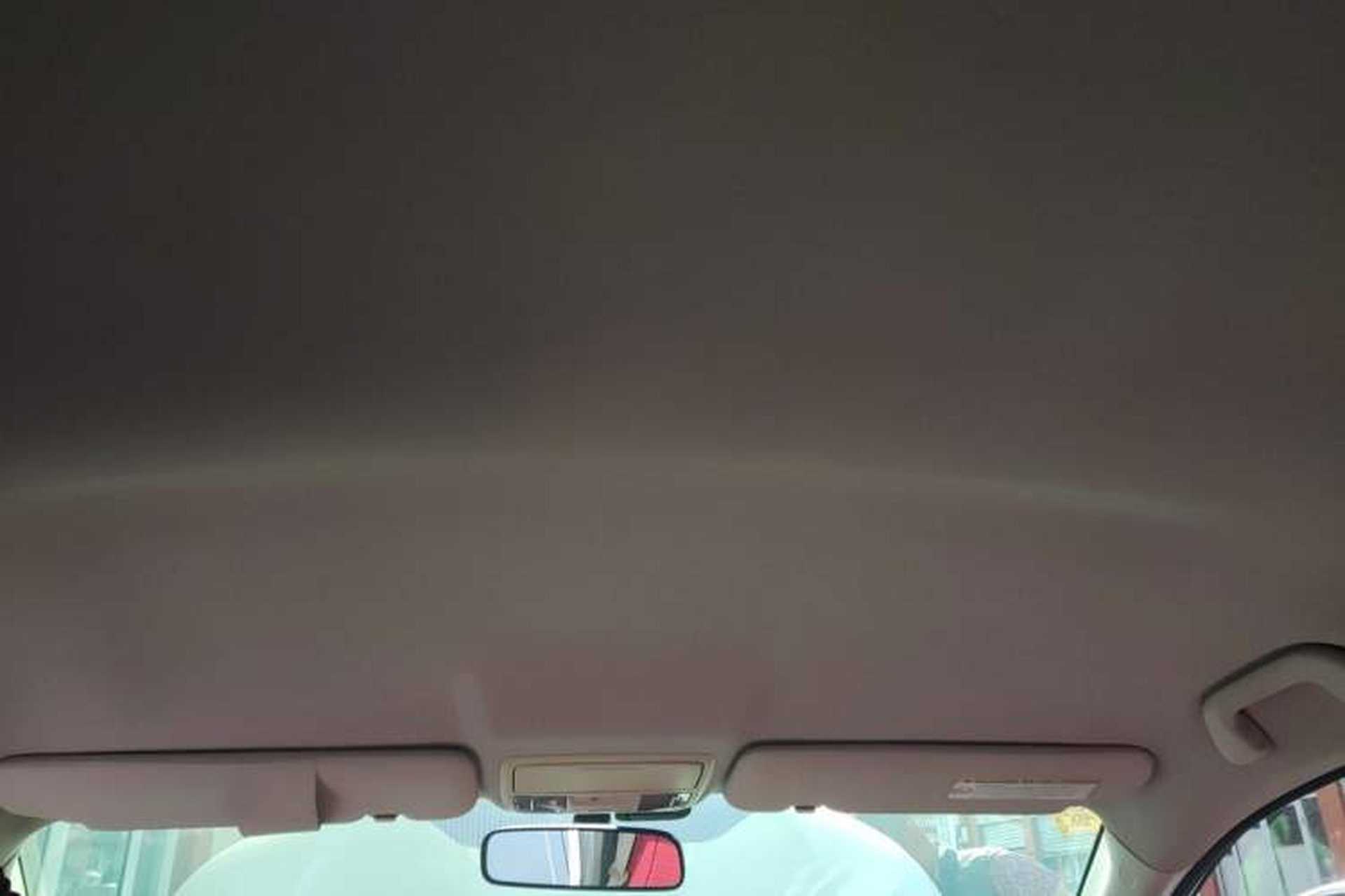 Used Honda CR-V 2012 2.0L two-wheel drive urban version Headliner