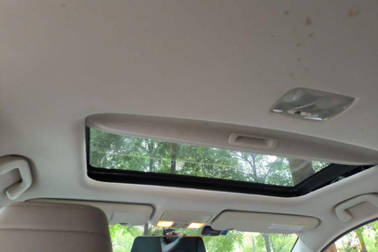 Used Honda CR-V 2012 2.4L four-wheel drive luxury version Headliner