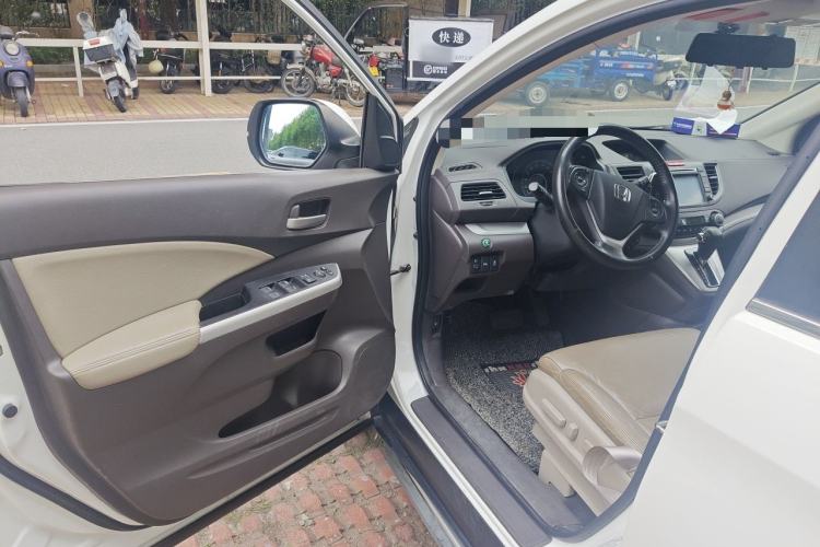 Used Honda CR-V 2012 2.4L four-wheel drive luxury version Interior 2