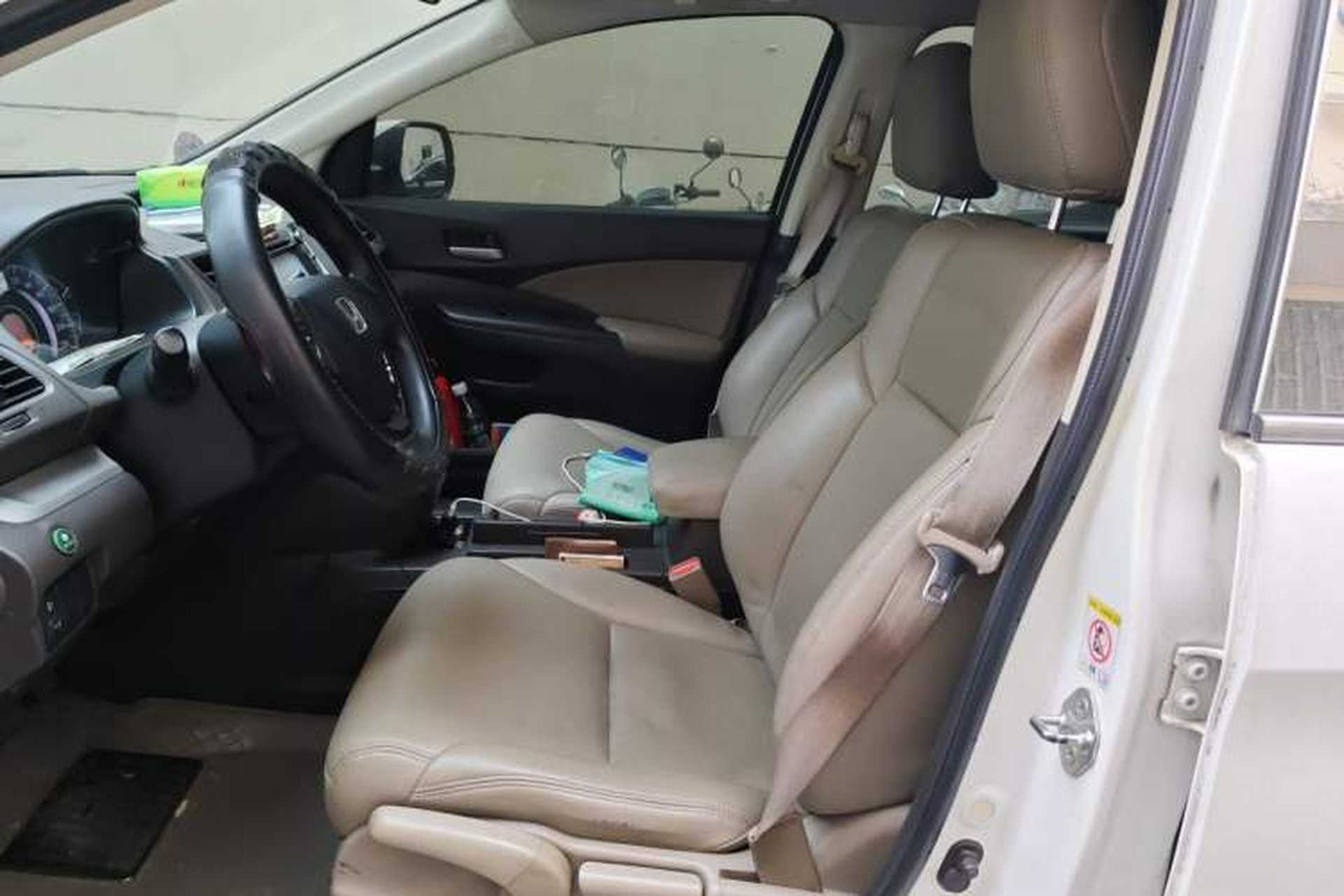Used Honda CR-V 2012 2.0L two-wheel drive urban version Left Front Seat