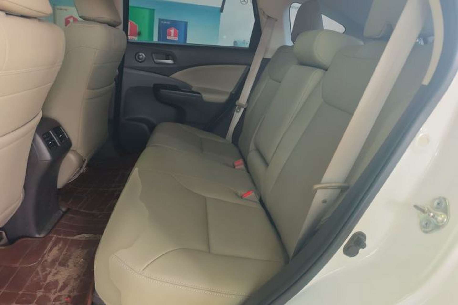 Used Honda CR-V 2012 2.0L two-wheel drive urban version Left Rear Seat